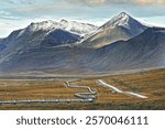 Alaska Pipeline, Brooks Range, Galbraith, Dalton Highway, Alaska, USA