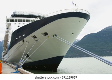 Alaskan Cruise Ship Destination Vacation 