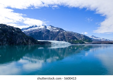 alaskas-glacier-bay-260nw-5600413.jpg