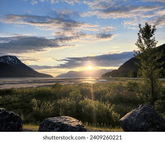 Alaskas midnight sun- summer nights 