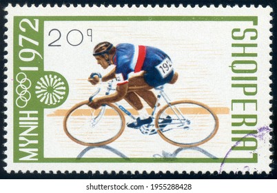 ALBANIA - CIRCA 1972: Stamp Printed In Albania (Republic Of Albania), Shows Indoor Cycling, Summer Olympic Games In Munich, 1972, Circa 1972