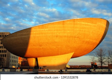 Albany, NY, USA April 15 The Striking Architecture Of Egg Performing Arts Center, Albany New York, Stand Out On Empire Plaza