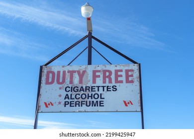 Alberta, Canada - July 5, 2022: Duty Free Carway Shop Selling Beer, Alcohol And Souvenirs, Just After Crossing The United States Canadain Border