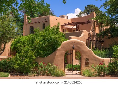 ALBUQUERQUE, NEW MEXICO - JUNE 30, 2019: The Historic UNM University House Dating From 1930. The House Is Home To The University President.