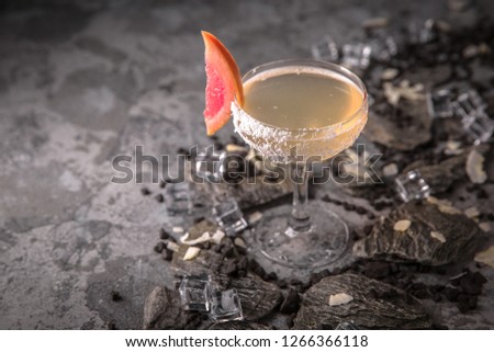 Alcoholic or non-alcoholic cocktail with lime citrus with the addition of liquor, vodka, champagne or martini. Cool drink. Easy Bartenders Recipes and Ideas