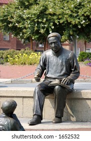 Alex Haley Statue