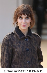 Alexa Chung At London Fashion Week SS14  - Burberry Prorsum S/s 2014 - Arrivals, London. 16/09/2013