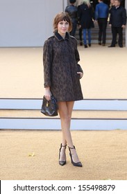 Alexa Chung At London Fashion Week SS14  - Burberry Prorsum S/s 2014 - Arrivals, London. 16/09/2013