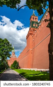 The Alexander Garden was laid out along the western wall of the Moscow Kremlin in the 1820s. Greenery and shady alleys now surround medieval fortifications and memorials.    