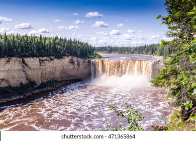 Alexandra Falls Tumble 32 Meters Over The Hay River