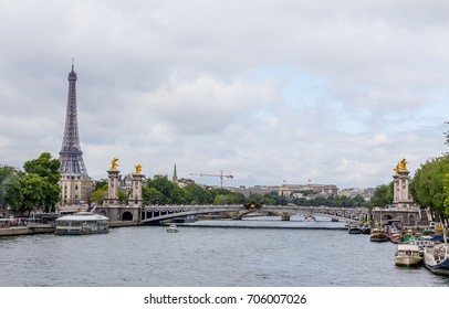 Alexandre III bridge in Paris