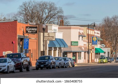 ALEXANDRIA, MN - NOVEMBER 2019 - A Telephoto Shot Looking Toward Small Businesses Along 6th Street In Rural Alexandria, Minnesota