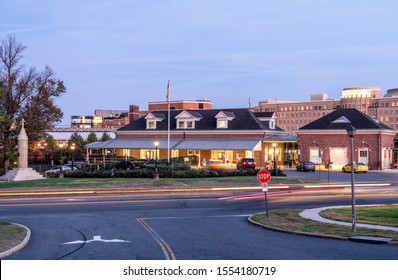 Alexandria, VA - 4 November 2019: Union Station In Alexandria Serves Amtrak, The Metro And Virginia Regional Express Trains