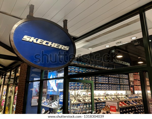 skechers retail stores uk