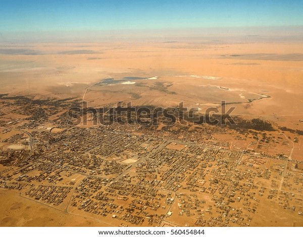 Algerian\
Sahara
