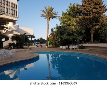Piscine Moderne Stock Photos Images Photography Shutterstock