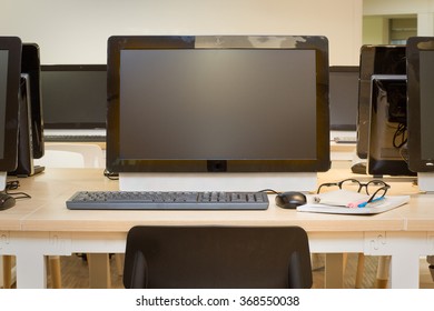 All In One Computer In An Office Environment 