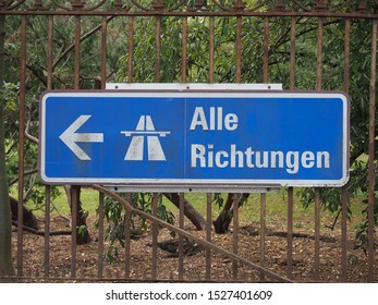 Alle Richtungen (meaning All Directions) Sign In Germany