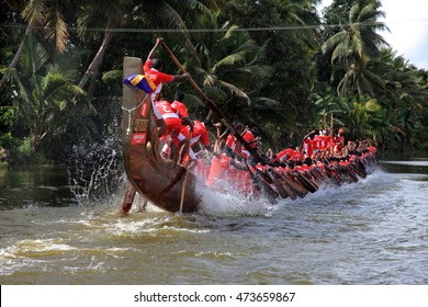 ALLEPPEY, INDIA -AUG 09 : Unidentified oarsmen do practice in the backwaters on August 09, 2016 in Alleppey, India. Snake boat racing is the major recreational event in the backwater region of Kerala