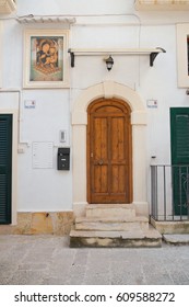 Alleyway. Monopoli. Puglia. Italy. 