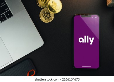 Ally Financial Bank App On Smartphone Stock Photo 2166134673 | Shutterstock