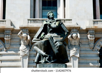 Almeida Garrett Statue - Porto - Portugal