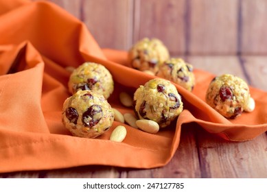 Almond Cranberry Oatmeal Energy Bites