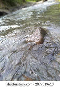 Almost Drowning Stone With Small Aperture