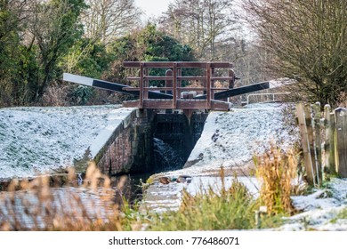 Alongside Chesterfield Canal