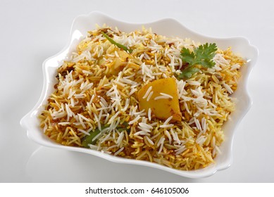 Aloo Ki Biryani (Spicy Indian Rice With Spicy Potatoes)