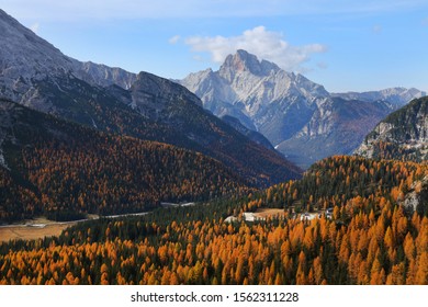 Alpine Sunset Landscape Cadini Di Misurina Stock Photo 1562311228 ...