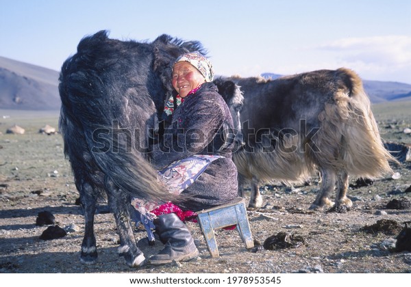 altai-mountains-mongolia-july-10-600w-19