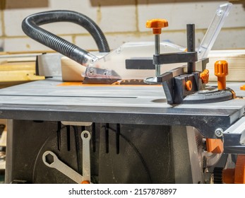 Aluminium Table saw deck with mitre pack dust collection attachment over safety guard 