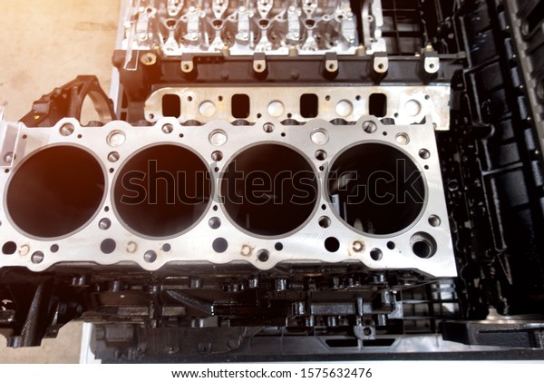 Aluminum block car engine\
cylinders