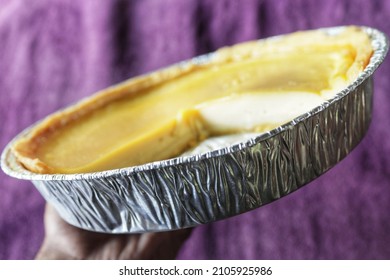 Aluminum Foil Shaped Like A Bowl And Used For Baking Cakes Or Bread.