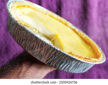 Aluminum Foil Shaped Like A Bowl And Used For Baking Cakes Or Bread.