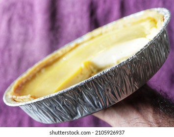 Aluminum Foil Shaped Like A Bowl And Used For Baking Cakes Or Bread.