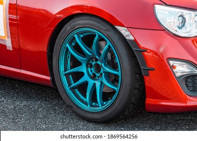 blue red car wheels