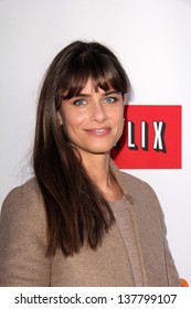 Amanda Peet At The 