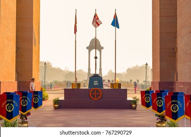 Amar Jawan Jyoti, India Gate, Delhi -November 2017: It Is An Indian Memorial Constructed After The Indo-Pakistani War Of 1971 To Commemorate Soldiers Of Indian Armed Forces Who Died Invading Pakistan.