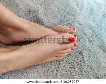 Amateur feet, Italian girls, red painted nails