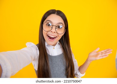 11,262 Teenage Making Selfie Images, Stock Photos & Vectors | Shutterstock