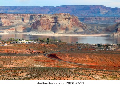 Amazing Arizona Landscape. Spring Break Travel Concept. Beautiful Nature Background With Scenic View On Glen Canyon And Powell Lake Near The City Of Page, Arizona, USA.