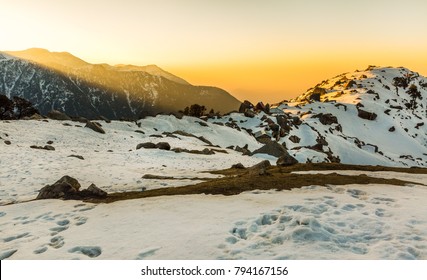 Amazing & Beautiful Sunrise At Triund Hill Top At Mcleodganj, Dharamsala, Himachal Pradesh, India. One Of The Most Beautiful Trekking Places In Dharamshala. Serene Place For Camping And Star Gazing