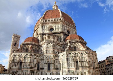 Amazing Cathedral of Santa Maria del Fiore (Il Duomo di Firenze), Florence, Italy. The basilica is one of Italy's largest churches, UNESCO World Heritage Site 