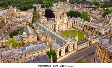Amazing University of Oxford - the ancient buildings from above - travel photography