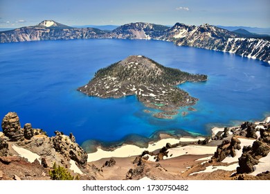 The amazing view of Crater lake in Oregon