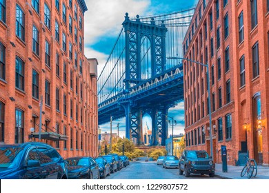 amazing view of Manhattan Bridge in New York