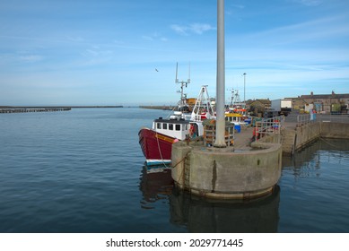 Amble, Northumberland, England, United Kingdom - 23 August 2021: Fishing Boats In The Fishing Port Of Amble In Northumbria On A Sunny Day 