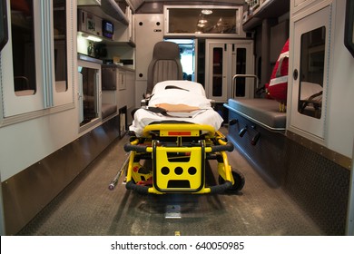Bilder Stockfotos Und Vektorgrafiken Ambulance Interior